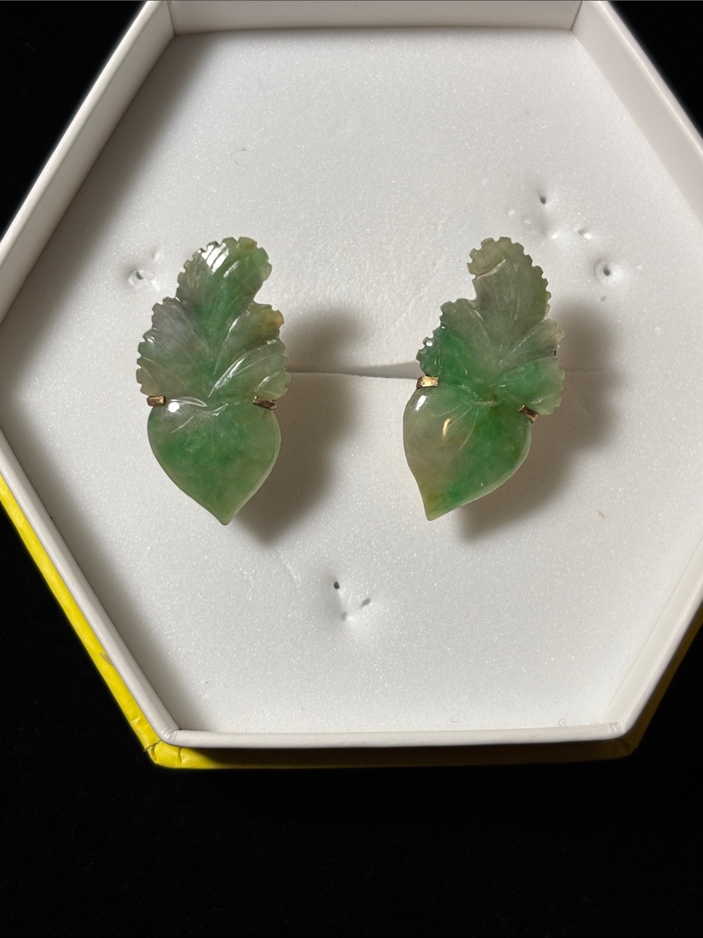 Vintage 10K Gold and Jade Green Carved Leaf Screw Back Earrings